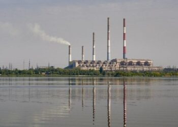 Російські обстріли зруйнували всі енергоблоки Зміївської ТЕС