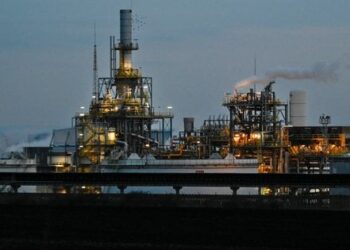 На тлі дронових атак на нафтопереробні заводи у Росії підскочили ціни на бензин