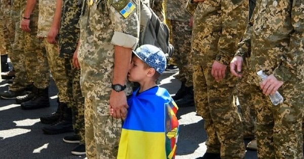 Кабмін запровадив виплати дітям загиблих захисників
