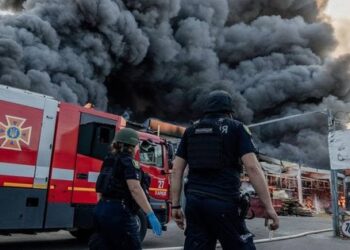 Поліція показала момент влучання російської ракети в «Епіцентр» у Харкові (відео)