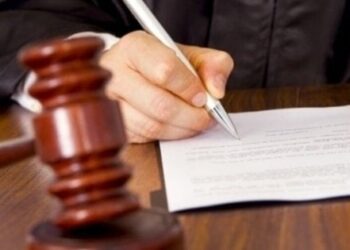 За підтримку Путіна закарпатку відсторонили від влади на 12 років