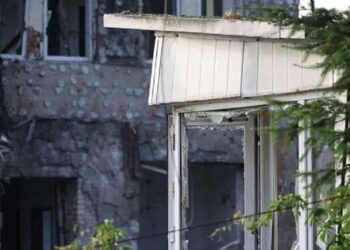 Львів допоможе мешканцям відновити пошкоджені внаслідок російської атаки вікна та двері