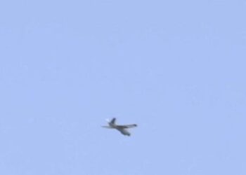 Окупанти заявили про масовану атаку дронів на Крим та Росію (відео)