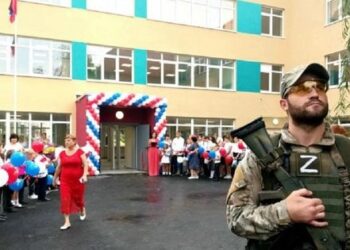 Росіяни озброять охоронців шкіл на окупованих територіях