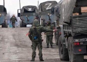 Російські військові ламають свої човни для уникнення штурму островів Дніпра