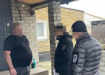 На Донеччині посадовець військової частини змушував бійців працювати в кіоску його дружини