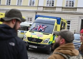 Британські волонтери привезли до Львова 11 авто для ЗСУ (фото)