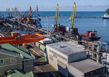 Безпілотники масовано атакували морський порт у Туапсе