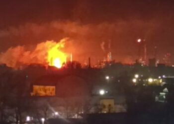 Ударні безпілотники атакували нафтопереробний комплекс «Башнєфть» в Уфі