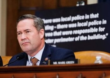 Радник Трампа заявив, що Україна має поступитись територіями