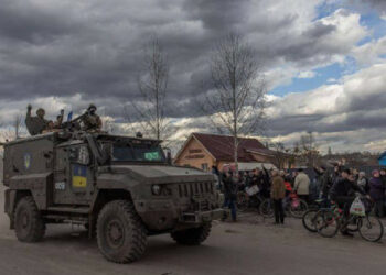 Соғыс эмоциялары. Азат етілген аумақтарда украин әскери қызметшілерін кездестіру тәртібі