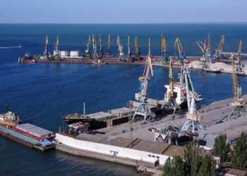 Басқыншылар бердянскіден ұрланған астықпен алғашқы кемені жіберді