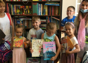 Басып алушылар Мариупольдегі Петро Мохила шіркеуінің кітапханасынан барлық кітаптарды өртеп жіберді