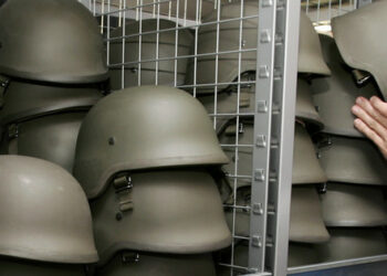 Германия Украинаны 5 мың тоннаға жеткізеді. әскери қорғаныс дулығалары