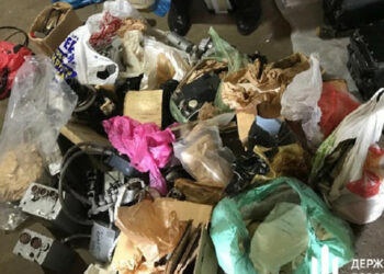 Хмельницкий облысында әскерилер қоймадан 300 мың рубльден астам қосалқы бөлшектерді алып кетті. УАХ