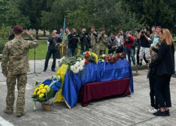 Львовта олар Донецк әуежайының қайтыс болған қорғаушысымен қоштасу туралы айтты