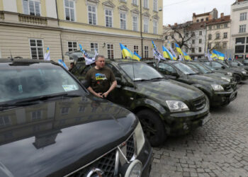 Львовтан майданға 30 джип пен пикап жіберілді