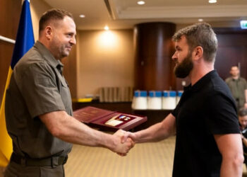 Мариупольдің командир-қорғаушыларына Украина батыры атағы берілді