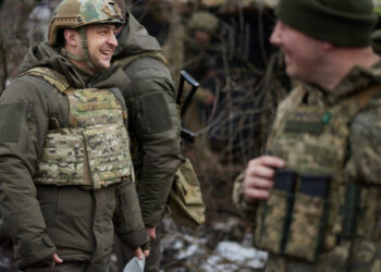 Президент Украина Қарулы Күштері Бас штабының бастығын және Біріккен күштер операциясының қолбасшысын алмастырды