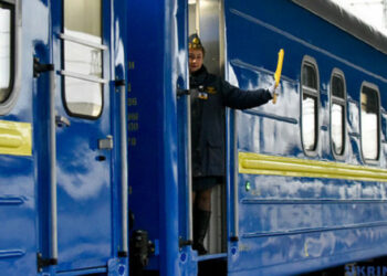 Ресейліктер Украинаның орталығындағы темір жол вокзалын қоршауға алады