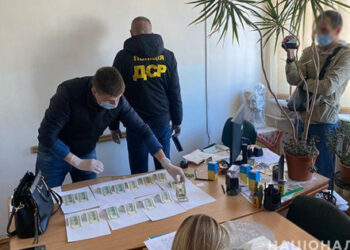 Тернополь дәрігері әскерге жарамсыздығы туралы куәлік үшін 1500 доллар талап етті