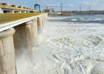 Украина Қарулы Күштері Нова-Каховкадағы бөгет көпірін толығымен ажыратты