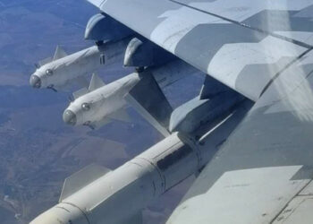 Украиналық жойғыш Чернивци облысының үстінен ресейлік зымыранды атып түсірді