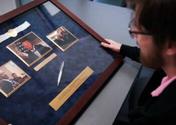 УКРОБОРОНПРОМ Байден қаламын 600 мың рубльге сатты. УАХ