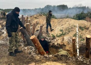 Беларусь шекарасында қосымша бекініс салу басталды