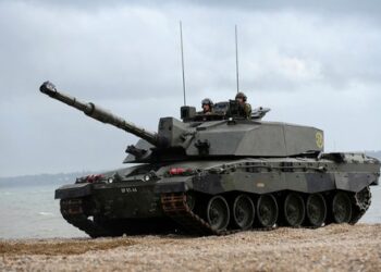 Українські танкісти завершили навчання у Великій Британії