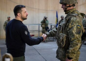 Зеленський відвідав передові позиції українських військових в Авдіївці