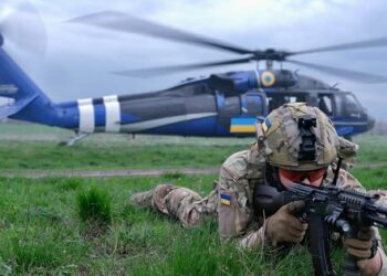 Українські розвідники отримали американський бойовий гелікоптер Black Hawk (відео)