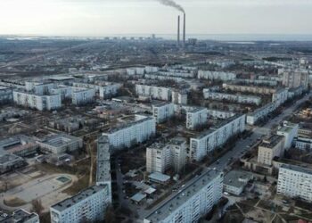 На тлі втечі росіян в Енергодарі спорожніли банкомати, магазини й аптеки