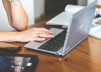 Acer попри обіцянки піти з Росії продовжував доставляти туди обладнання