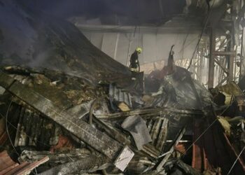 Кількість жертв ракетного удару по складу в Одесі зросла до чотирьох