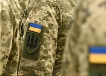 Про демобілізацію військових наразі говорити рано, війна триває, – Зеленський