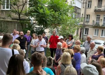 З наступного тижня у Львові замінять вікна та укріплять стіни у пошкоджених обстрілом будинках