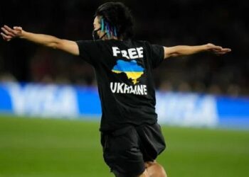 Під час фіналу жіночого ЧС на поле вибіг фанат у футболці на підтримку України