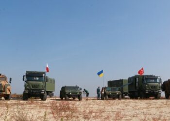 У Львові «Повернись живим» передав ЗСУ мобільні майстерні, гроші на які зібрали поляки