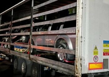 На кордоні з Польщею у 50-річного мешканця Львівщини вилучили три позашляховики