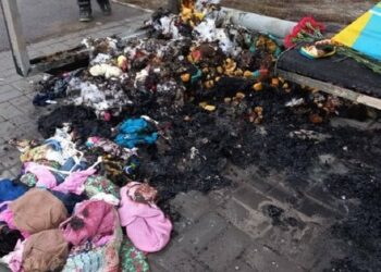 У Дніпрі згорів «меморіал» у пам'ять про загиблих від ракетного удару