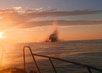 У Чорному морі на російські міні підірвалося іноземне цивільне судно (фото)