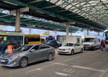 У Львові судили жінку, яка ввезла 9 авто для ЗСУ і не передала військовим