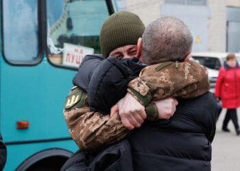 У Луцьку зустріли чотирьох звільнених із полону військовослужбовців