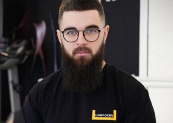 Львівські лікарі допомагають відновитися після поранення бойовому медику з Львівщини