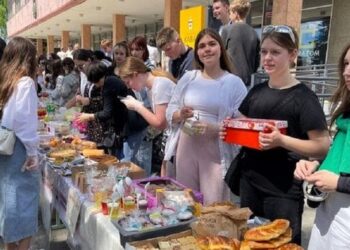 Львівські школярі під час ярмарків зібрали для військових майже 2 млн грн