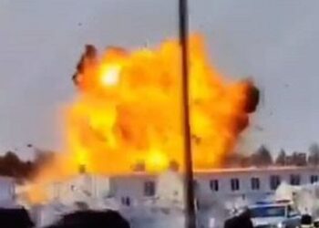 У Татарстані БПЛА атакували нафтопереробний завод та завод з виробництва шахедів, – відео