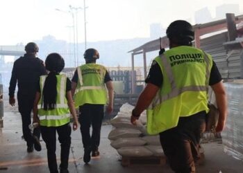 Рятувальники завершили розбір завалів у харківському гіпермаркеті, який знищила Росія