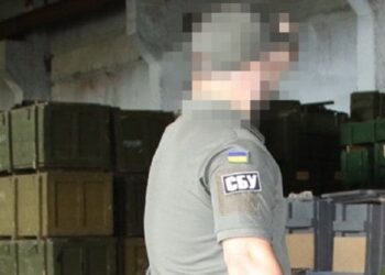 Вилучені з підпільних складів на Київщині комплектуючі до систем ППО передали ЗСУ