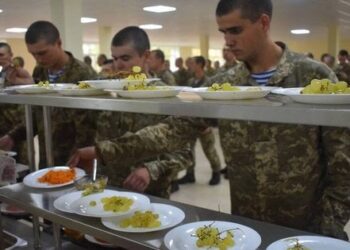 Співробітники БЕБ заблокували роботу складів компанії зі Львова, що постачає харчування армії